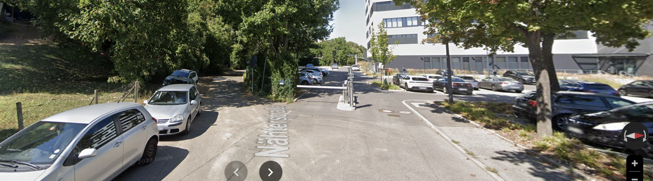 Eingang 3: Langwiesenweg -> Nähterstraße